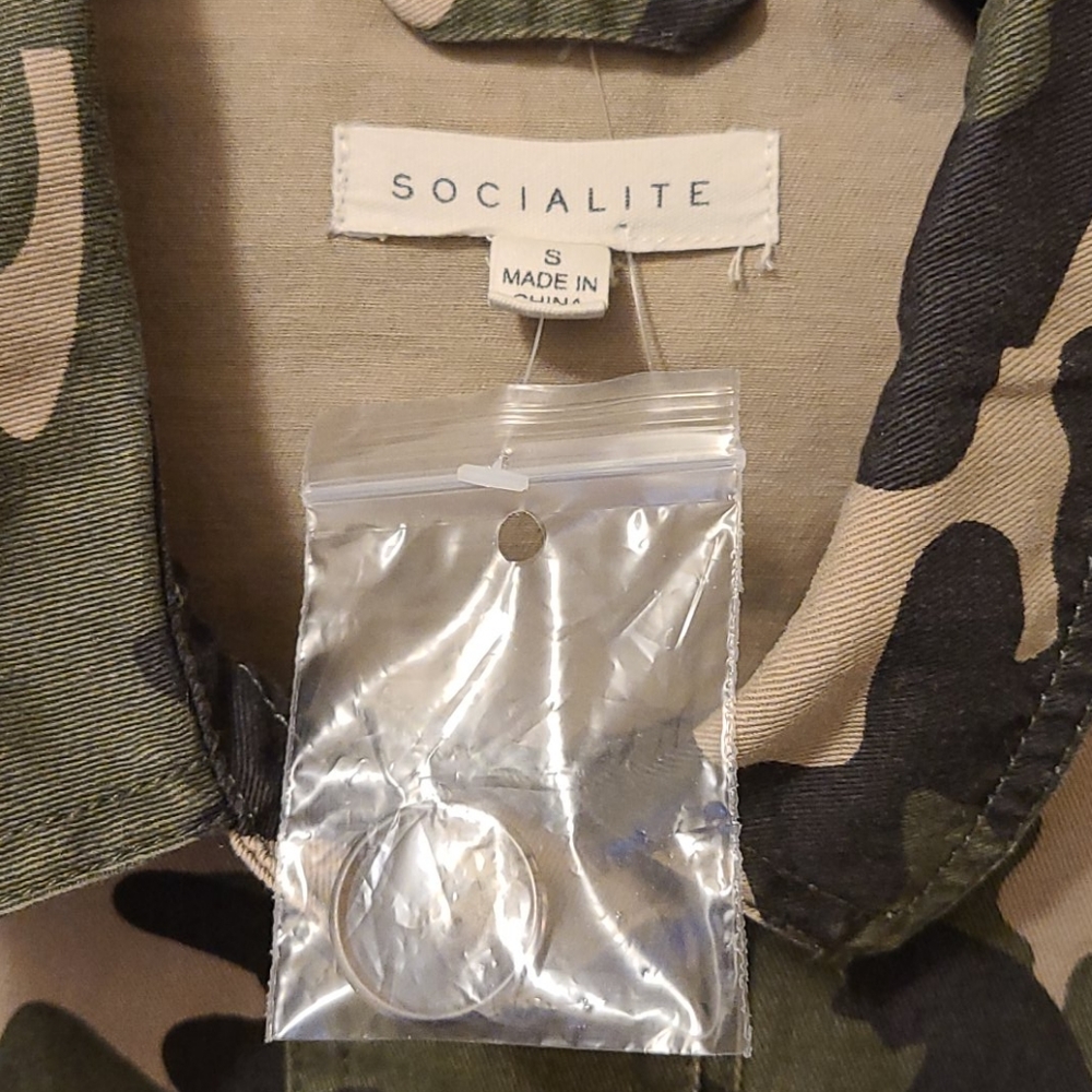 Socialite Camo Jacket Top Size Small - Picture 2 of 6